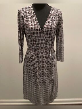 George Wrap Dress Size 4 Black Red Geometric Print Classic Timeless Adaptable